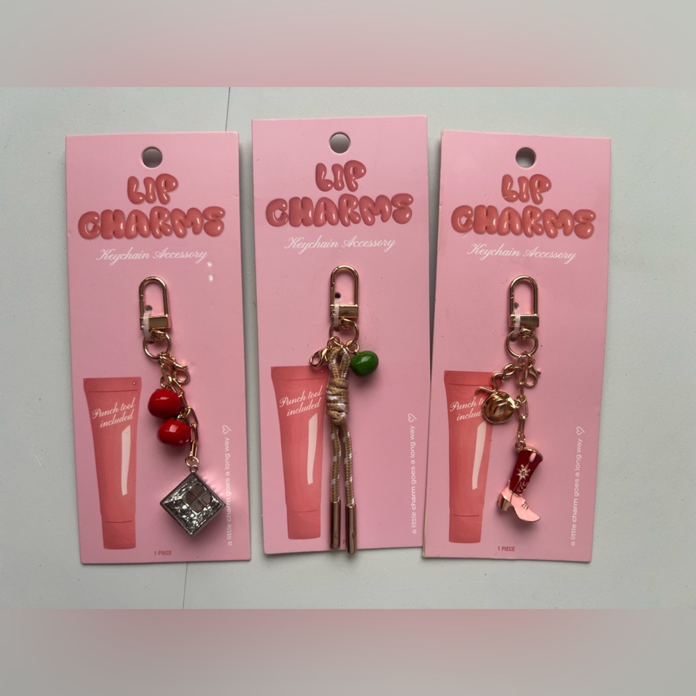 Studio Artifact Lip Charm Keychain
Accessory
